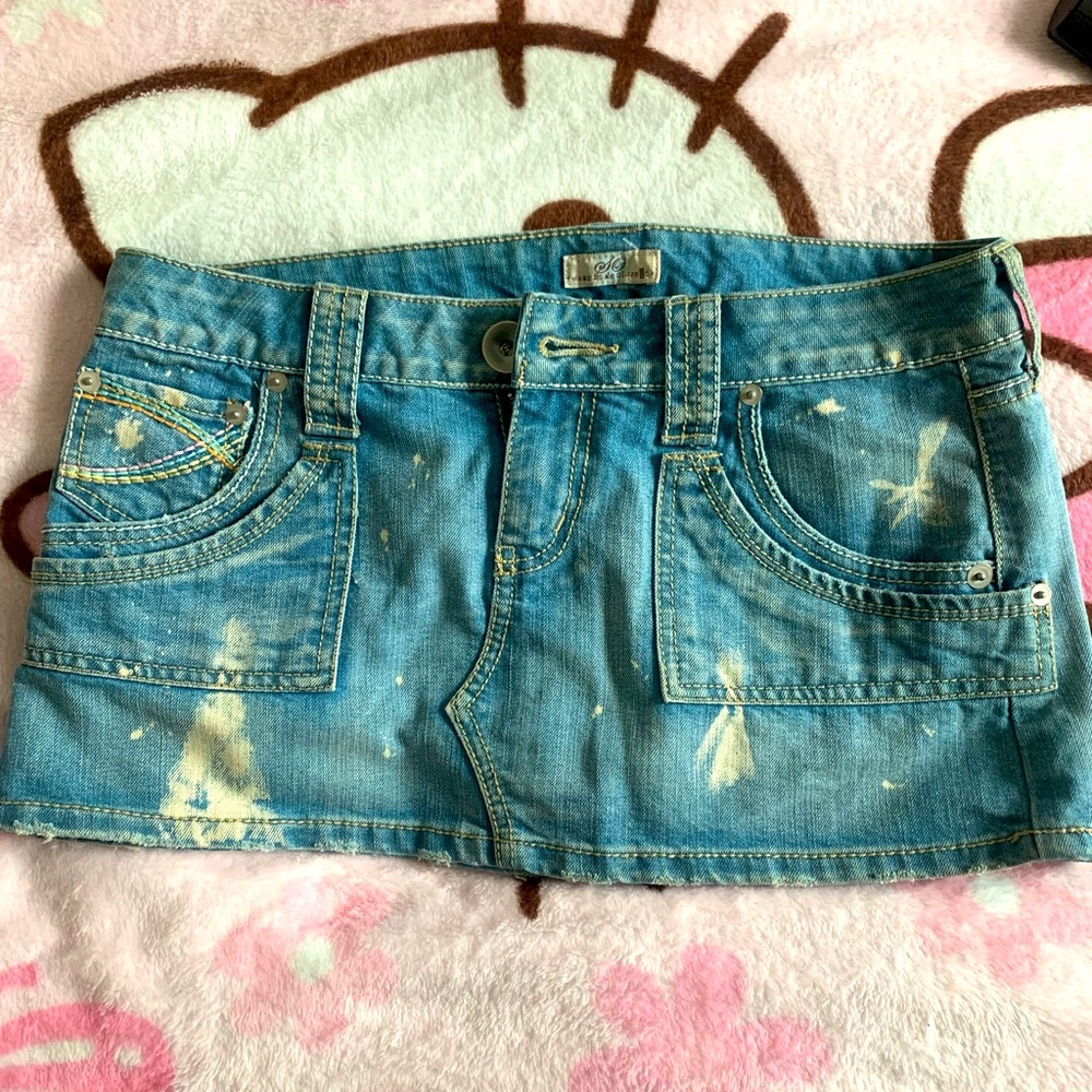 Y2K mini skirt